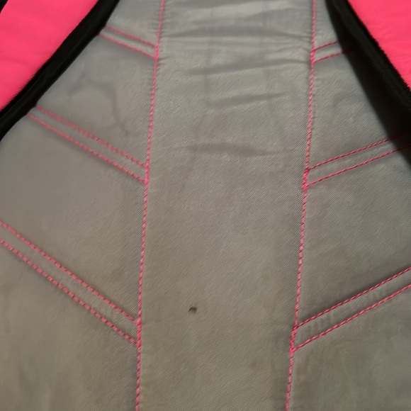 Pre owned and pre used Vibrant Pink Under Armour Storm Back Pack - Picture 7 of 8